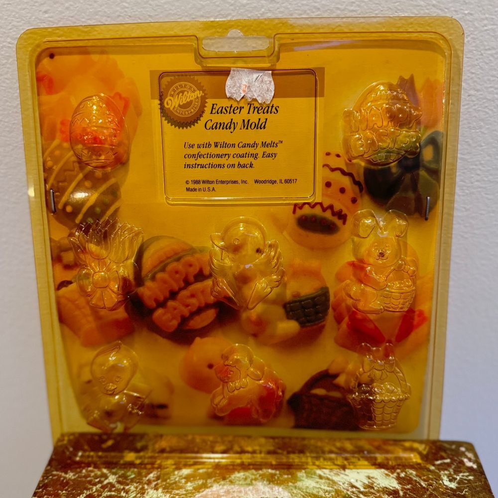 Lot of 9 Vintage Candy Mold Christmas Easter Precious Memories Valentine Holiday - Picture 6 of 12